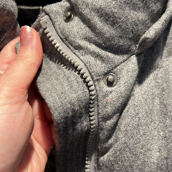 GAP Winter Edition Grey Vest with Detachable Fur Hood - Picture 6 of 8